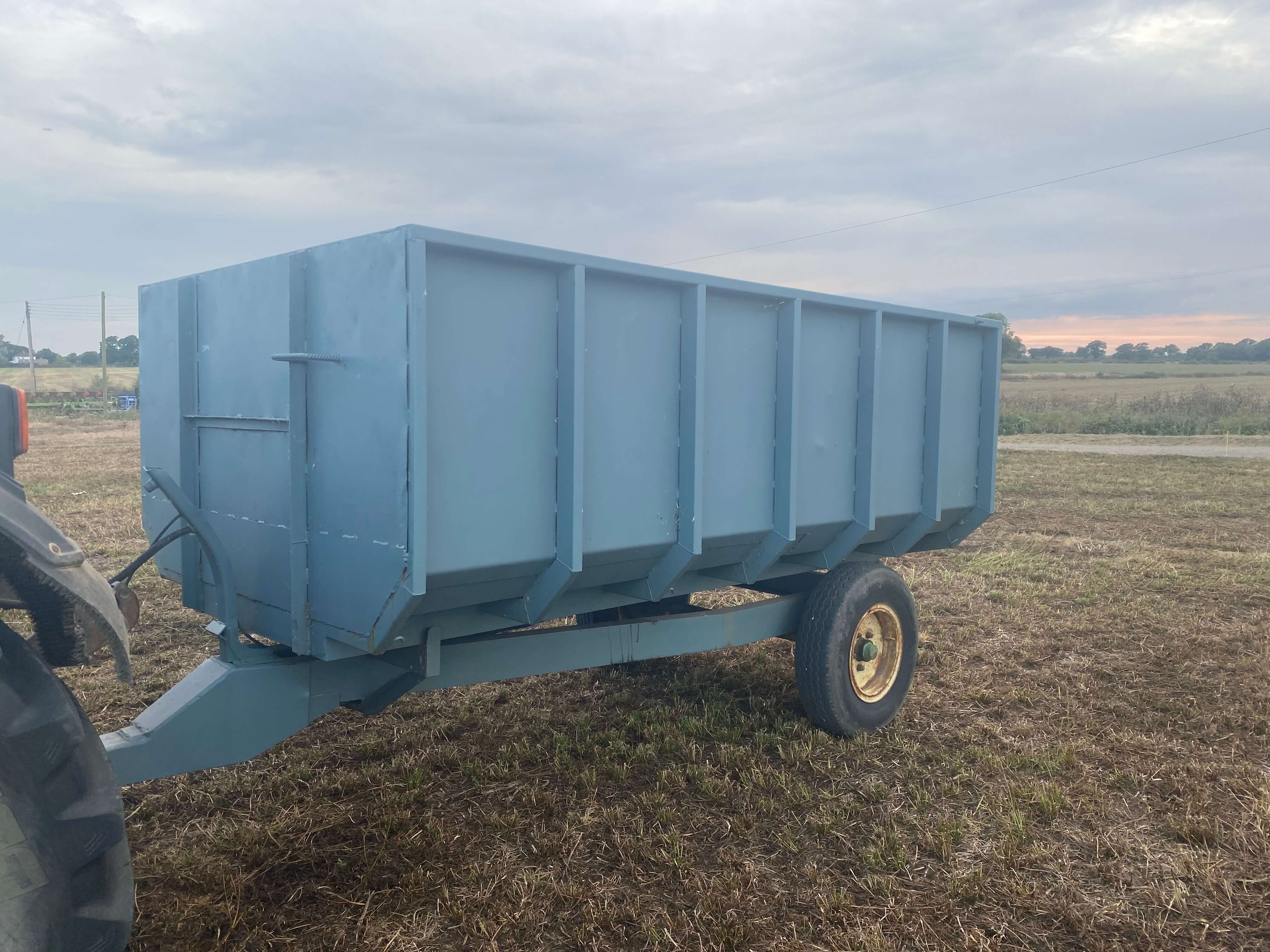 Large Sutton Toe-Tip Bucket